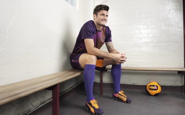 赛场内外的战友情谊，战场上的友情